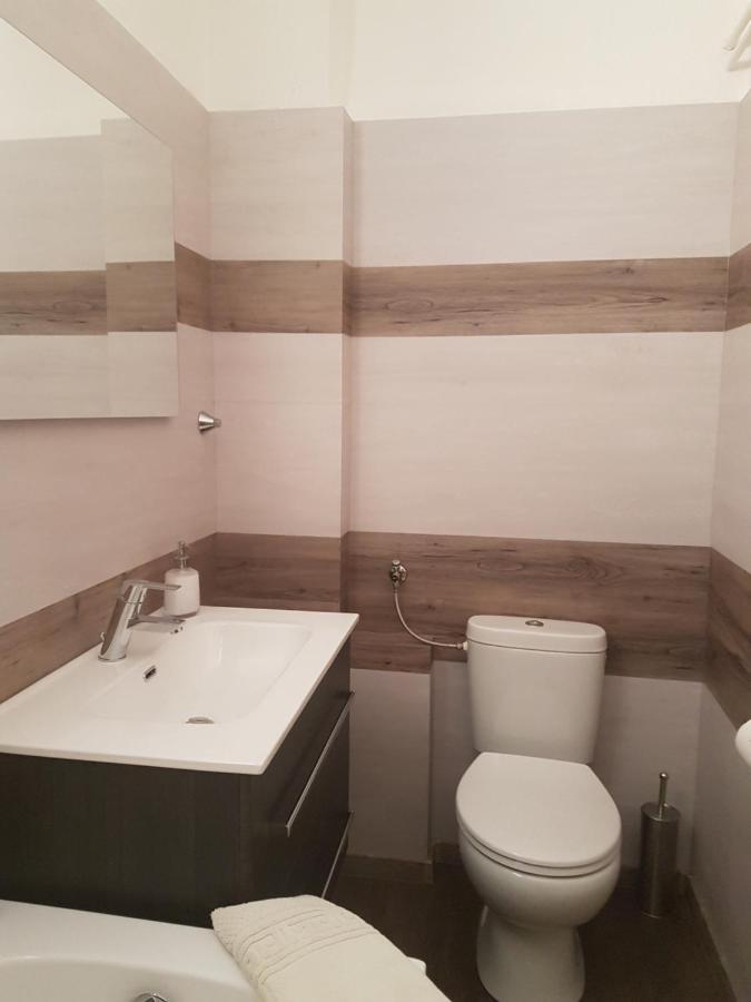 Topart Apartman Hotel Tapolca Buitenkant foto