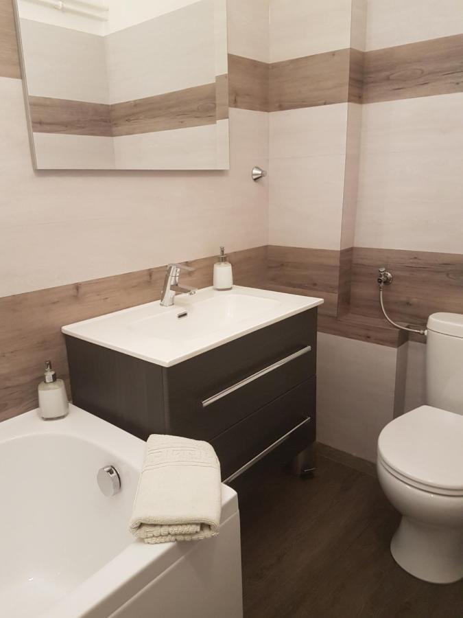 Topart Apartman Hotel Tapolca Buitenkant foto